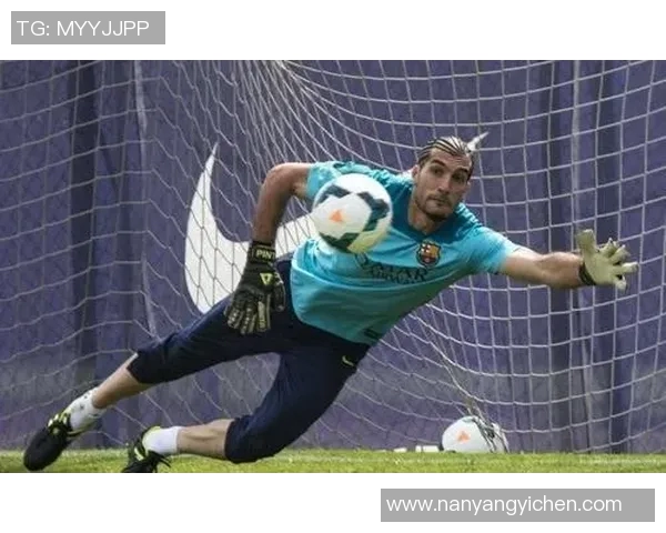 足球明星父亲离世消息引发球迷哀悼与关注